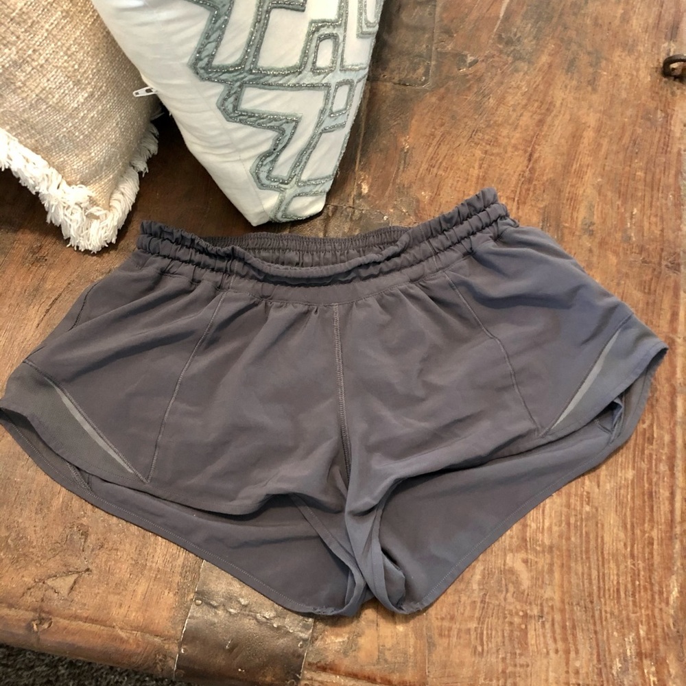 Size 6 Lululemon Hotty Hot Short